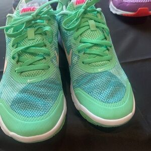 Women’s nike shoes